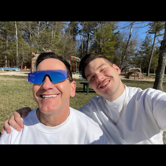 Quay Transcend Sunglasses in Blue - Picture 2 of 11